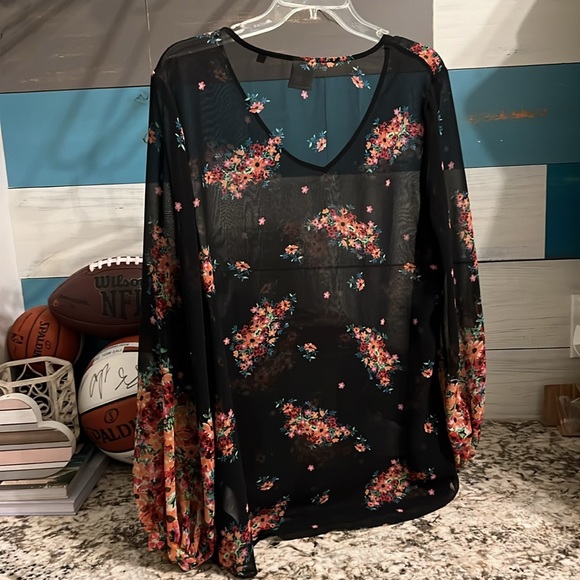 Cabi blouse - Picture 2 of 3